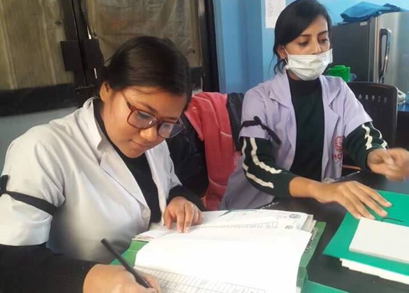 मानव अंग प्रत्यारोपण केन्द्रका कर्मचारी आन्दोलित, कालोपट्टी बाँधेर काम गर्दै